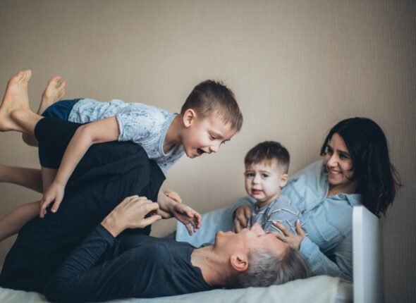 family-bonding-during-quarantine-4008800